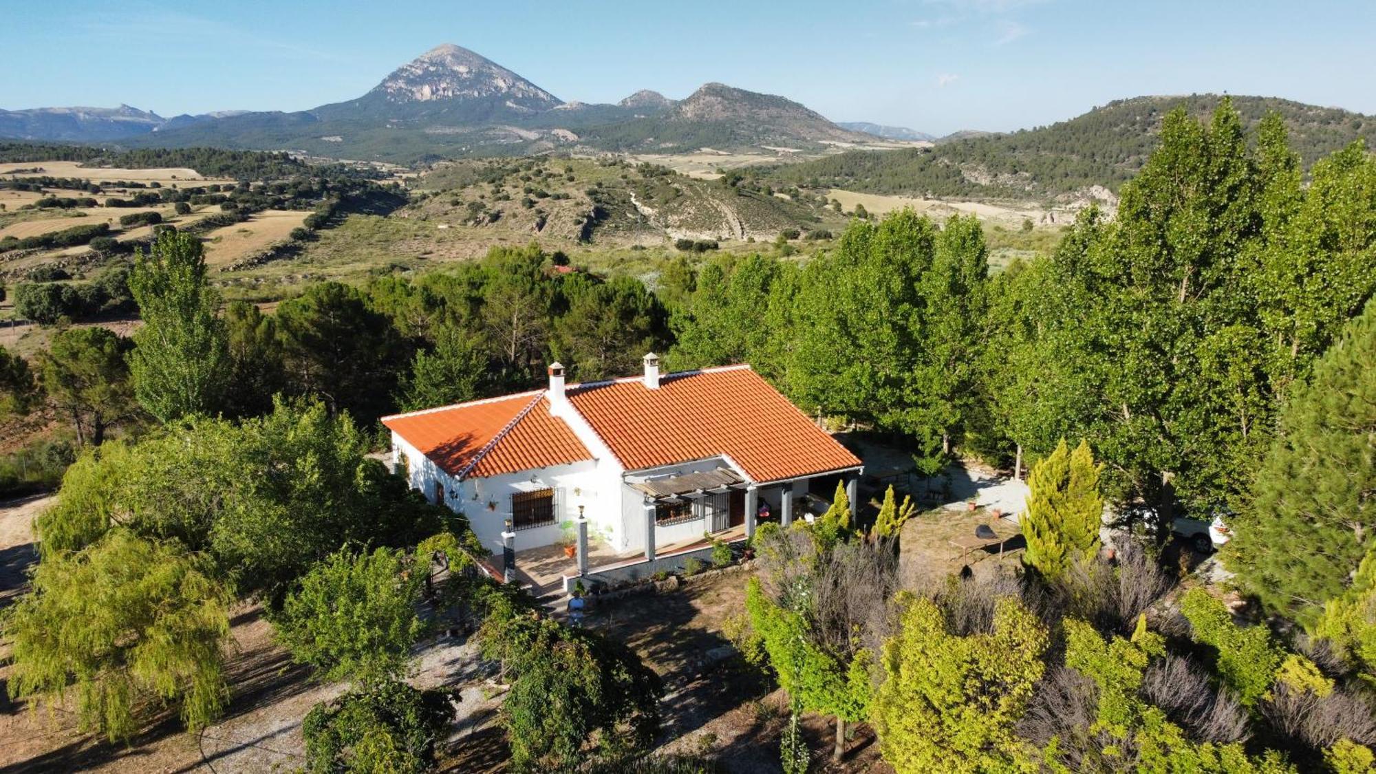 El Rincon Del Guardal, Alojamiento Rural Y Guias De Montana San Clemente  外观 照片